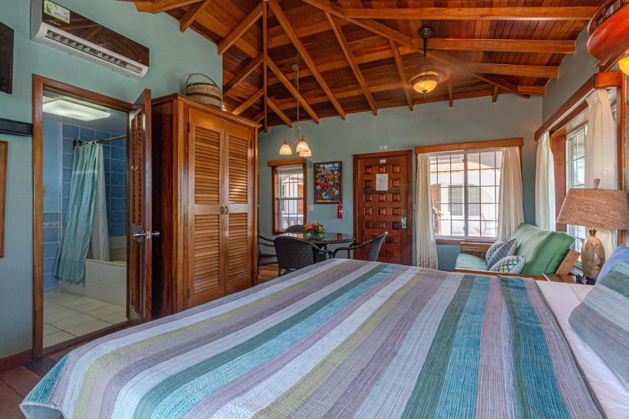 Blue Tang Inn Сан Педро Екстериор снимка